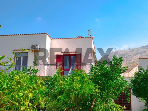 casa indipendente in vendita a Valderice in zona Sant'Andrea