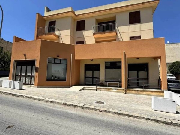casa indipendente in vendita a Valderice