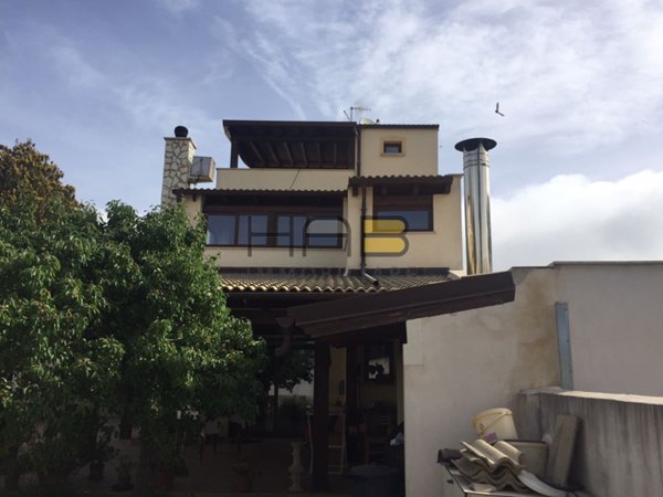 casa indipendente in vendita a Valderice in zona Crocci