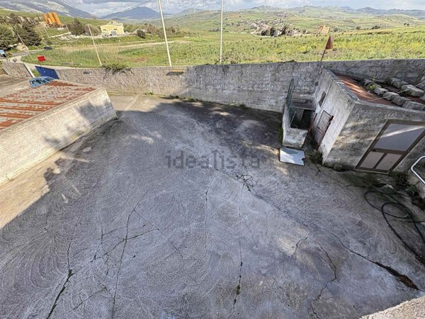 capannone in vendita a Valderice