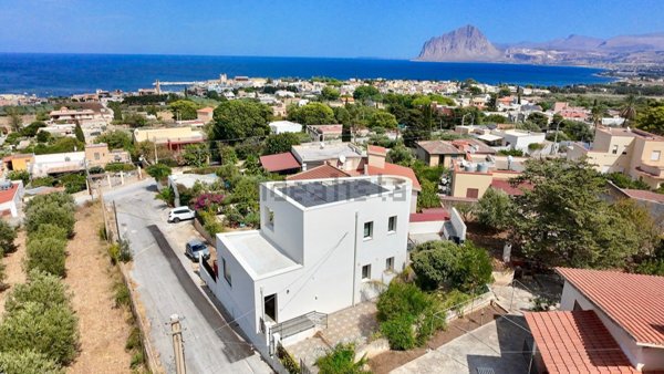 casa indipendente in vendita a Valderice in zona Sant'Andrea