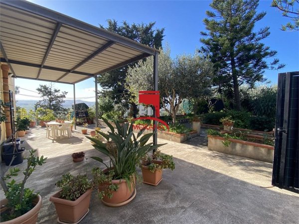 casa indipendente in vendita a Valderice in zona Casalbianco