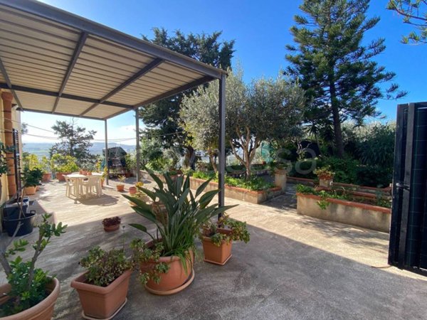 casa indipendente in vendita a Valderice in zona Crocci