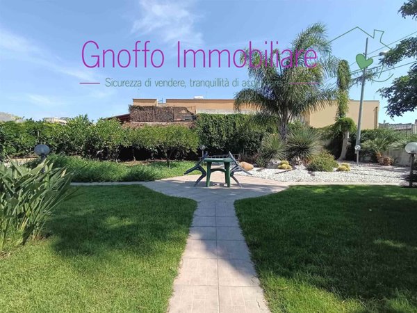 casa indipendente in vendita a Valderice in zona Crocci