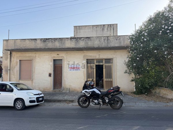 casa indipendente in vendita a Valderice