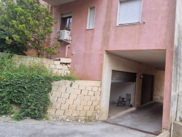 locale di sgombero in vendita a Valderice