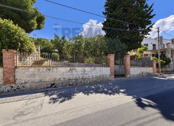casa indipendente in vendita a Valderice