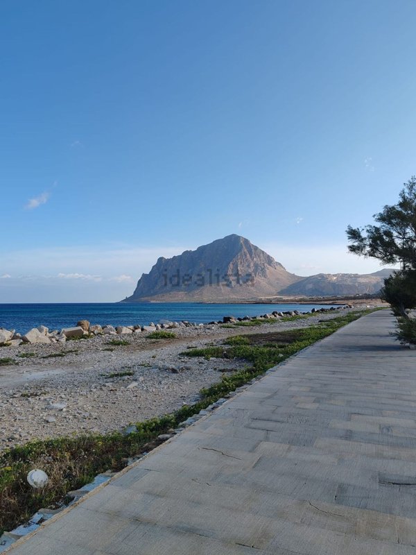 casa indipendente in vendita a Valderice in zona Sant'Andrea
