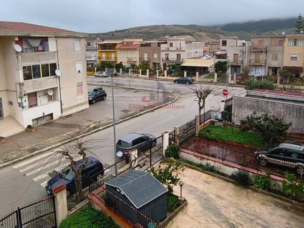 intera palazzina in vendita a Vita