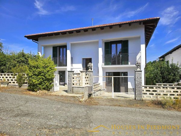 casa indipendente in vendita a Mombaldone