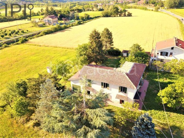 casa indipendente in vendita a Mombaldone