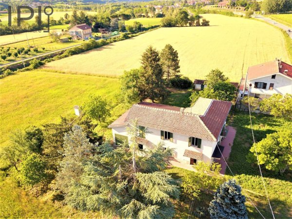 casa indipendente in vendita a Mombaldone