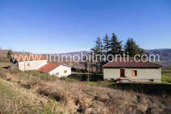 casa indipendente in vendita a Mombaldone