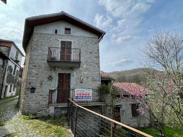 casa indipendente in vendita a Mombaldone