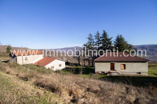 casale in vendita a Mombaldone