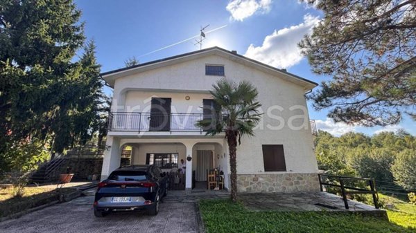 casa indipendente in vendita a Mombaldone