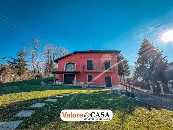 casa indipendente in vendita a Mombaldone