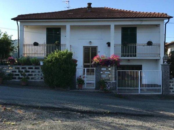 casa indipendente in vendita a Mombaldone