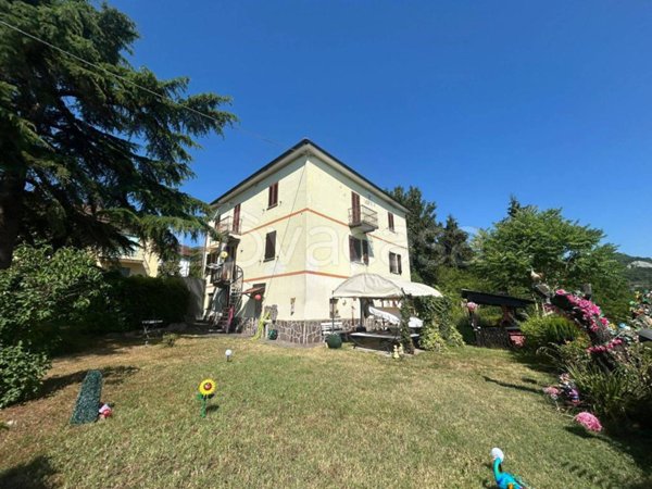 casa indipendente in vendita a Mombaldone