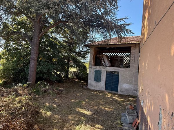 casa indipendente in vendita a Mombaldone