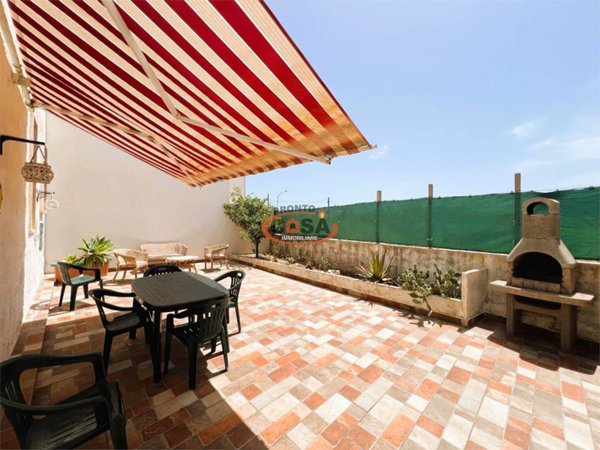 negozio in vendita a Petrosino