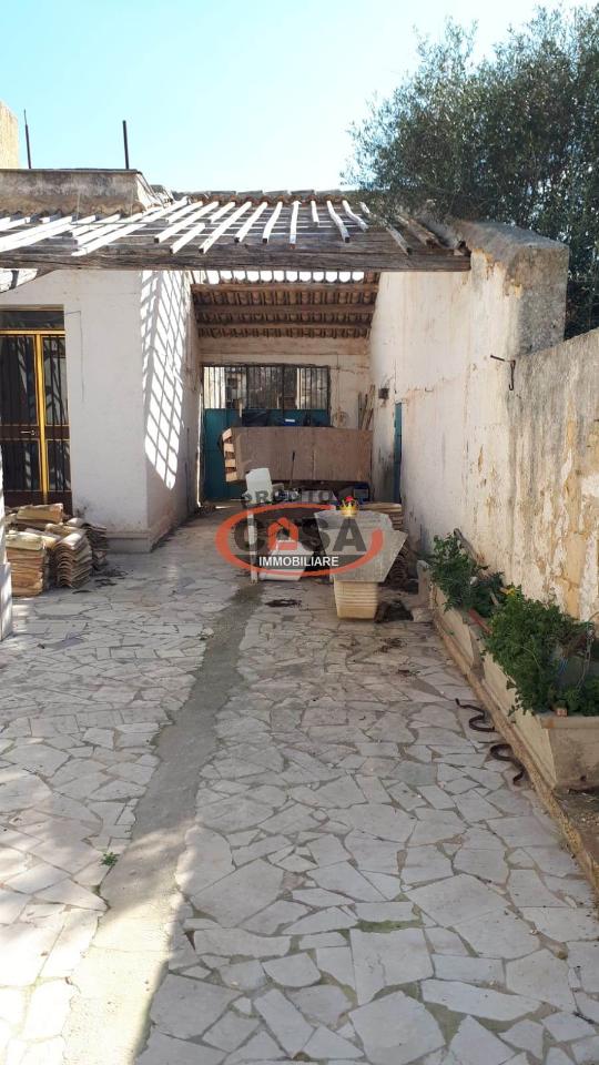 negozio in vendita a Petrosino