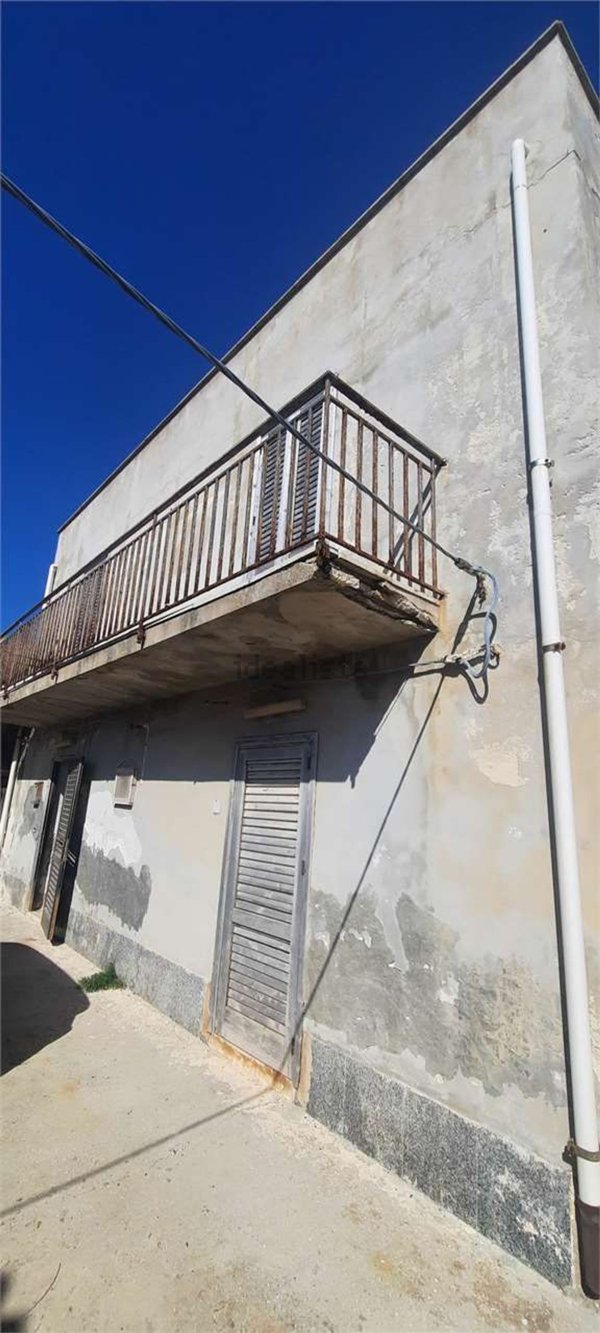 esavano in vendita a Petrosino