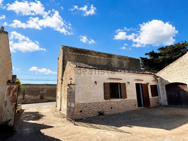 casa indipendente in vendita a Misiliscemi in zona Rilievo