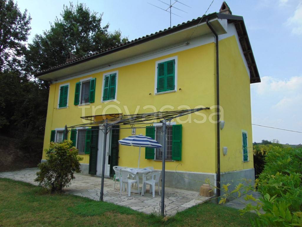 casa indipendente in vendita a Mombaruzzo in zona Bazzana