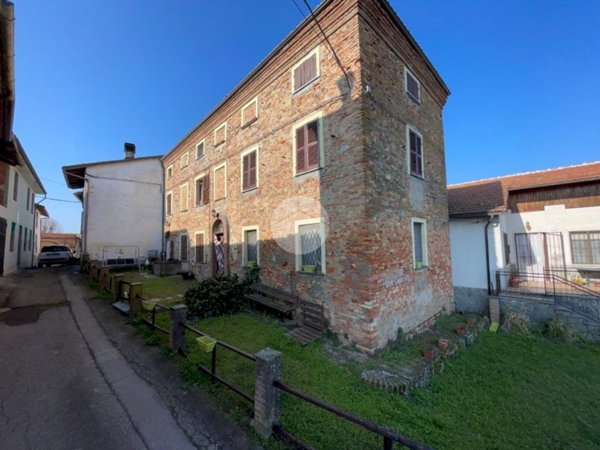 casa indipendente in vendita a Mombaruzzo in zona Casalotto