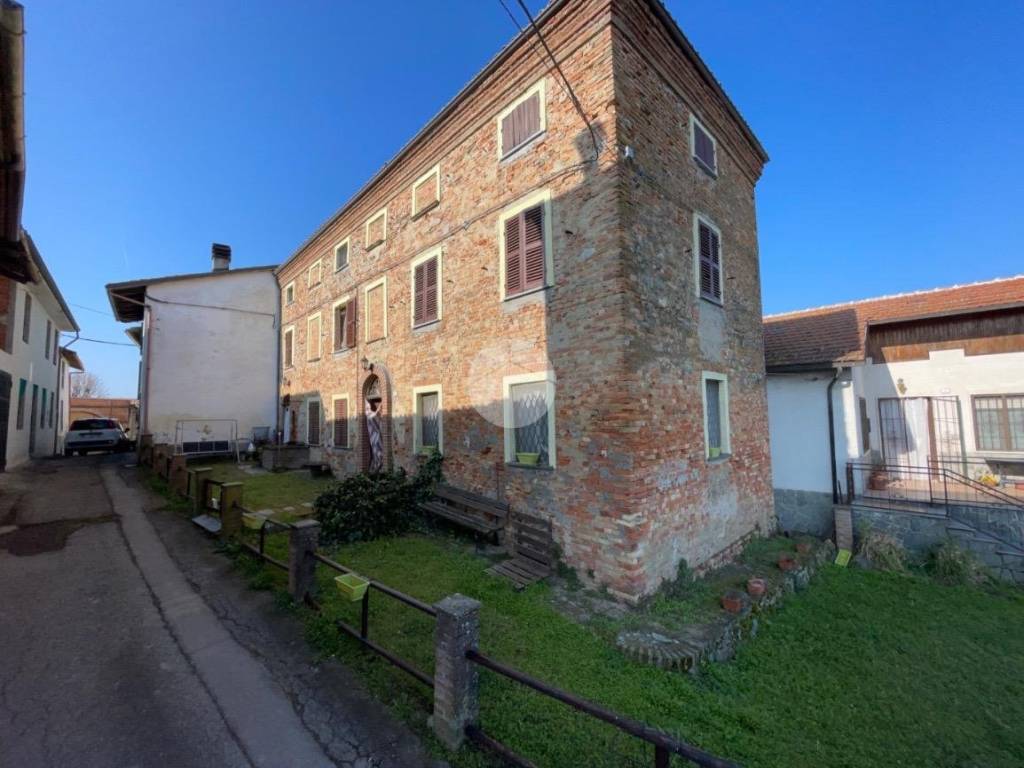 casa indipendente in vendita a Mombaruzzo in zona Casalotto