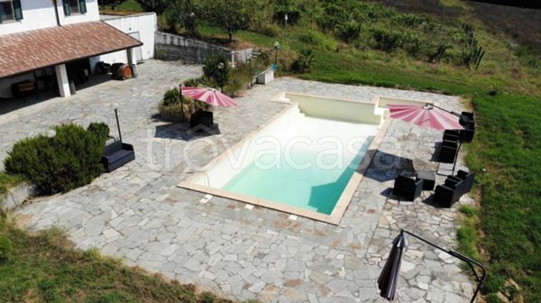 casa indipendente in vendita a Mombaruzzo