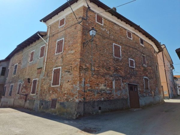 casa indipendente in vendita a Mombaruzzo