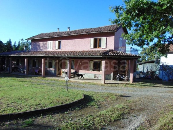 casa indipendente in vendita a Mombaruzzo