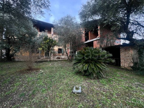 casa indipendente in vendita a Mombaruzzo