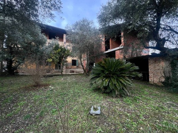 casa indipendente in vendita a Mombaruzzo