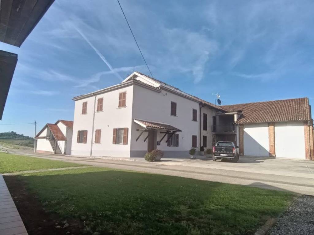 casa indipendente in vendita a Mombaruzzo