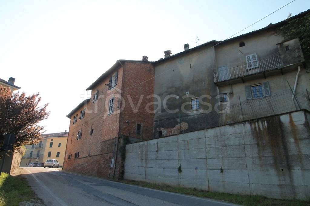 casa indipendente in vendita a Mombaruzzo