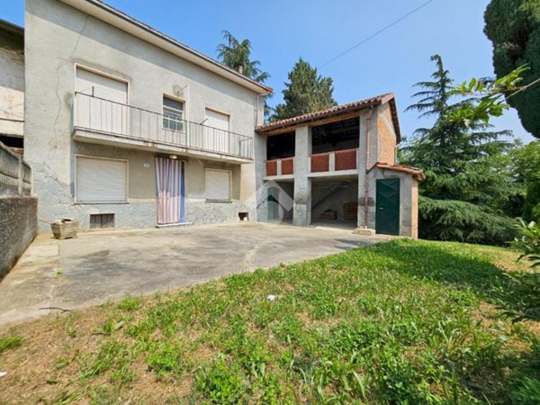 casa indipendente in vendita a Mombaruzzo