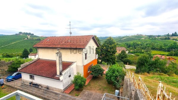 casa indipendente in vendita a Mombaruzzo