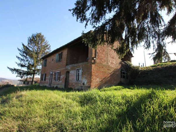 casa indipendente in vendita a Mombaruzzo