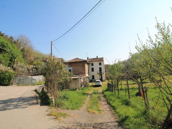 casa indipendente in vendita a Mombaruzzo