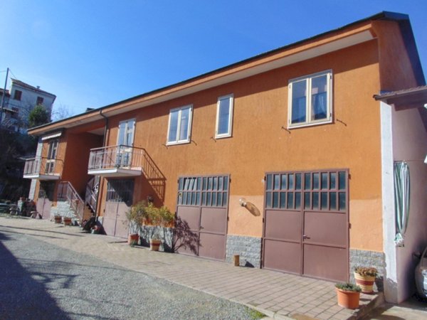 casa indipendente in vendita a Mombaruzzo in zona Casalotto