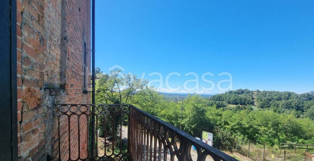 casa indipendente in vendita a Mombaruzzo