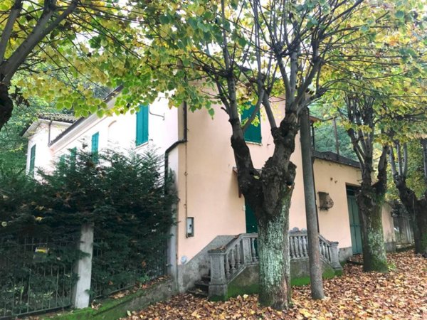 casa indipendente in vendita a Mombaruzzo