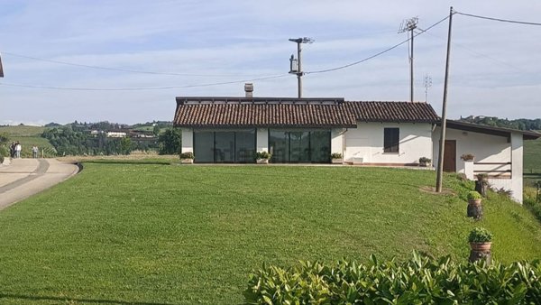 casa indipendente in vendita a Mombaruzzo