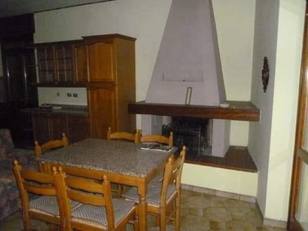 casa indipendente in vendita a Mombaruzzo in zona Stazione