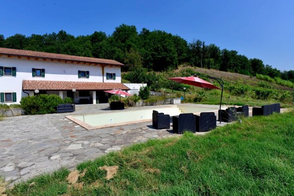 casa indipendente in vendita a Mombaruzzo