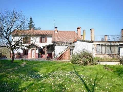 casa indipendente in vendita a Mombaruzzo