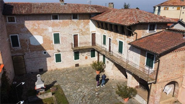 casa indipendente in vendita a Mombaruzzo